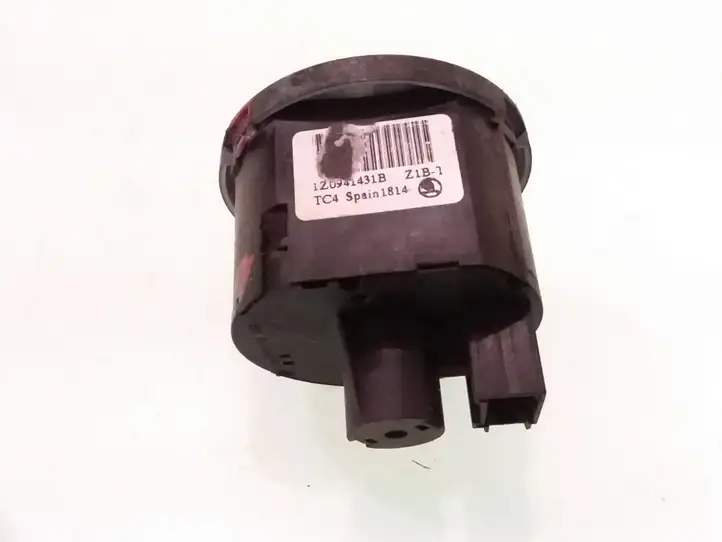 Skoda Octavia Mk2 (1Z) (2004 - 2013) 1Z0941431B Включатель фонарей — фото 3