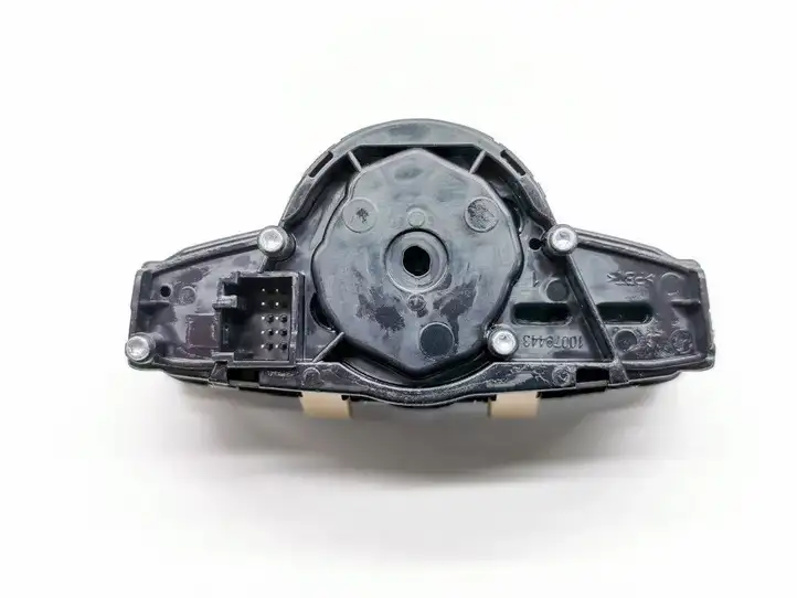 Mercedes-Benz EQC (2018 - ) A2059051810 Включатель фонарей — фото 2