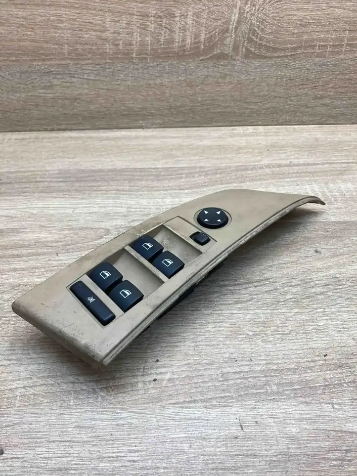 BMW 5 E60 E61 (2004 - 2010) 6939091 Кнопка стеклоподъемников — фото 1