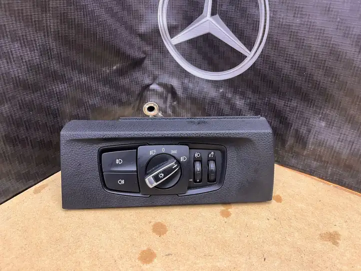 BMW 3 F30 F35 F31 (2012 - 2018) 9265305 Включатель фонарей — фото 2