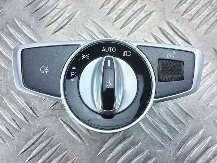 Mercedes-Benz C W205 (2014 - 2021) A2059057007 Включатель фонарей — фото 1