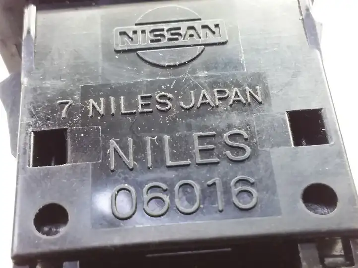 Nissan Almera N16 (2000 - 2010) NILES06016 Включатель аварийных фонарей — фото 4