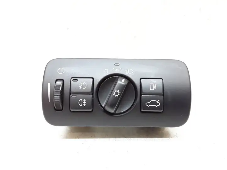 Volvo V70 (2007 - 2013) 30739414 Включатель фонарей — фото 1