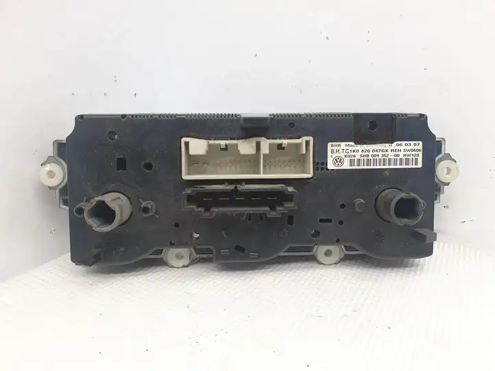 Volkswagen PASSAT B6 (2005 - 2010)  1K0820047GK Управление климат контролем