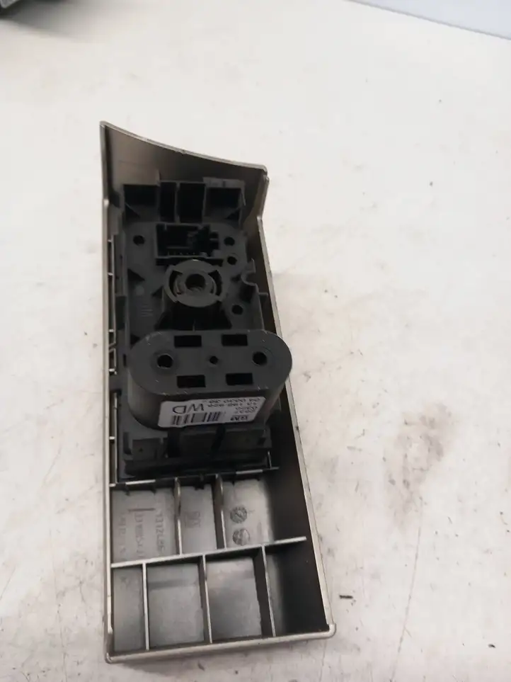 Opel Astra (2004 - 2009)  13198926 Включатель фонарей