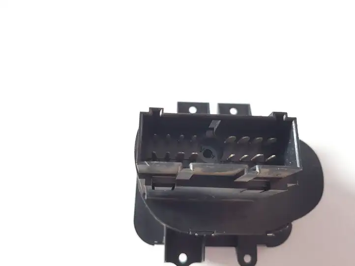 Land Rover Discovery 3 - LR3 (2004 - 2009) YUD501480PVJ Включатель фонарей — фото 4