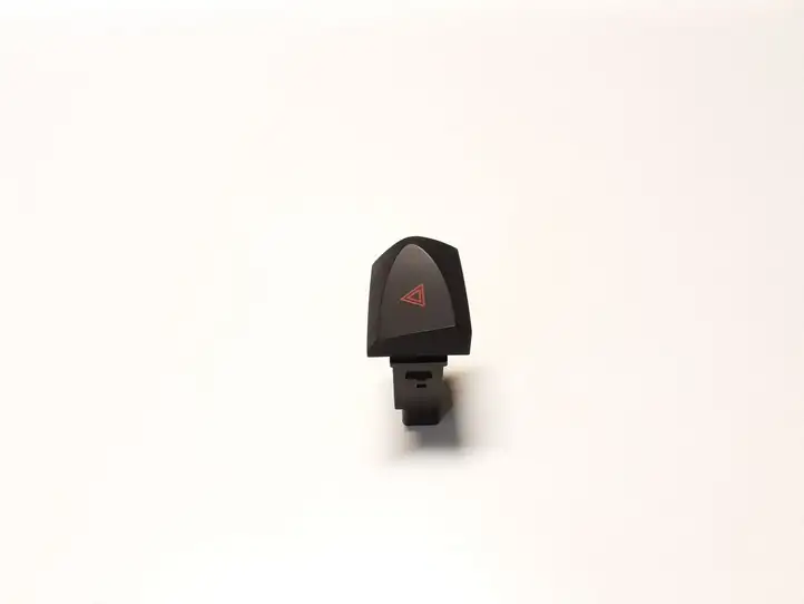 Hyundai Santa Fe (2000 - 2005) 9379026000 Включатель аварийных фонарей — фото 1