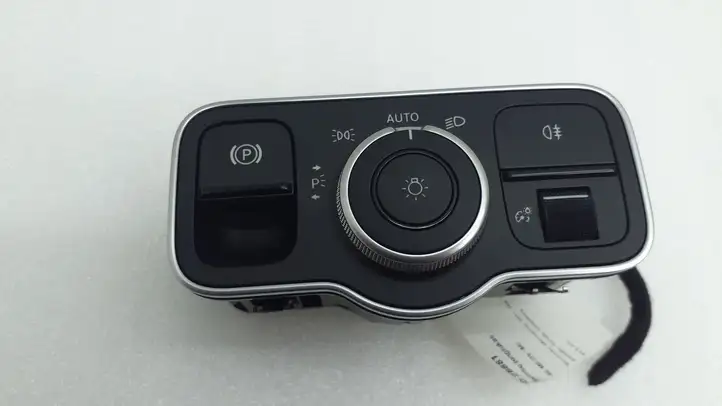 Mercedes-Benz A W177 (2018 - ) A2479052902 Включатель фонарей — фото 2