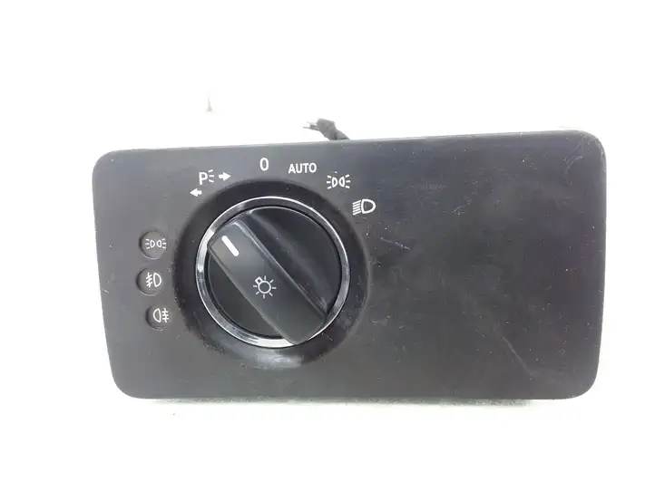 Mercedes-Benz R W251 (2005 - 2013) A2515454604 Включатель фонарей — фото 1