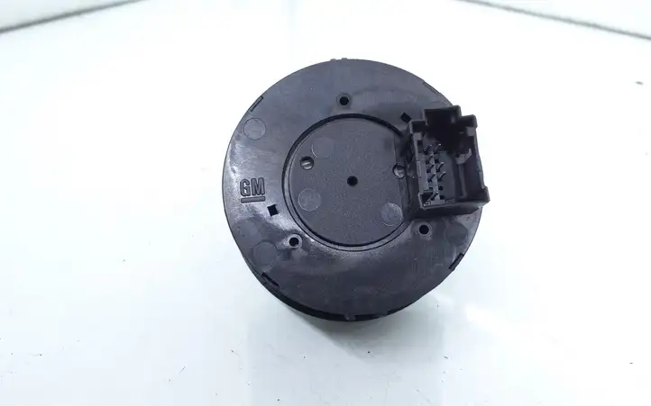 Opel Corsa D (2006 - 2010) 13249396 Включатель фонарей — фото 3