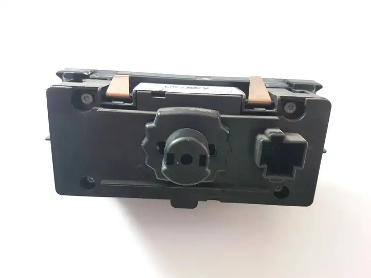 Land Rover Freelander 2 - LR2 (2006 - 2010) 6G9N13A024HE Включатель фонарей — фото 4
