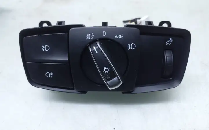 BMW 1 F20 F21 (2011 - 2019) 9265303 Включатель фонарей — фото 4