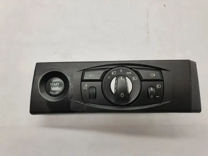 BMW 5 E60 E61 (2004 - 2010) 6988555 Включатель фонарей — фото 1