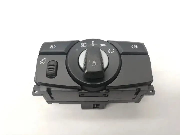 BMW X5 E70 (2006 - 2013) 9134726 Включатель фонарей — фото 1