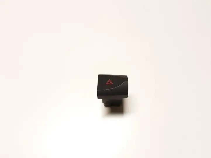 Hyundai Santa Fe (2000 - 2005) 9379026000 Включатель аварийных фонарей — фото 1