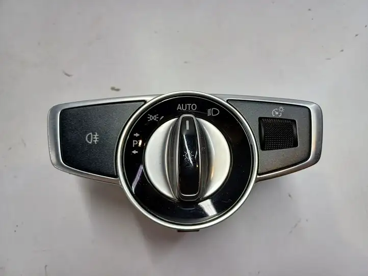 Mercedes-Benz E W238 (2017 - ) A2229055508 Включатель фонарей — фото 1