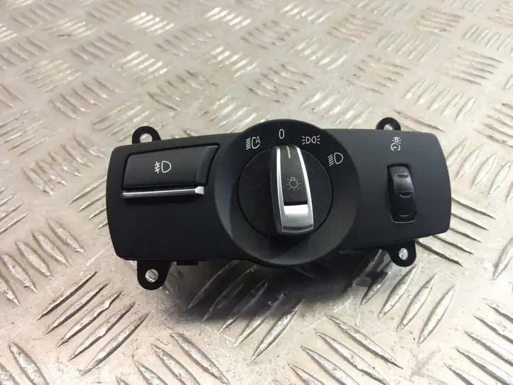 BMW X3 F25 (2010 - 2017) 9192745 Включатель фонарей — фото 1
