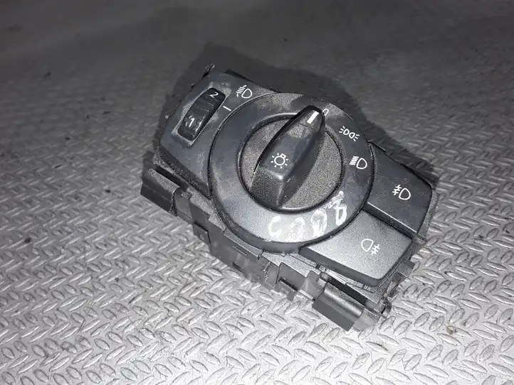 BMW 1 E81 E87 (2004 - 2011) 693279403 Включатель фонарей — фото 1