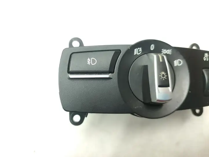 BMW X3 F25 (2010 - 2017) 9192745 Включатель фонарей — фото 2