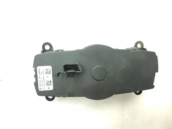 BMW X3 F25 (2010 - 2017) 9192745 Включатель фонарей — фото 3