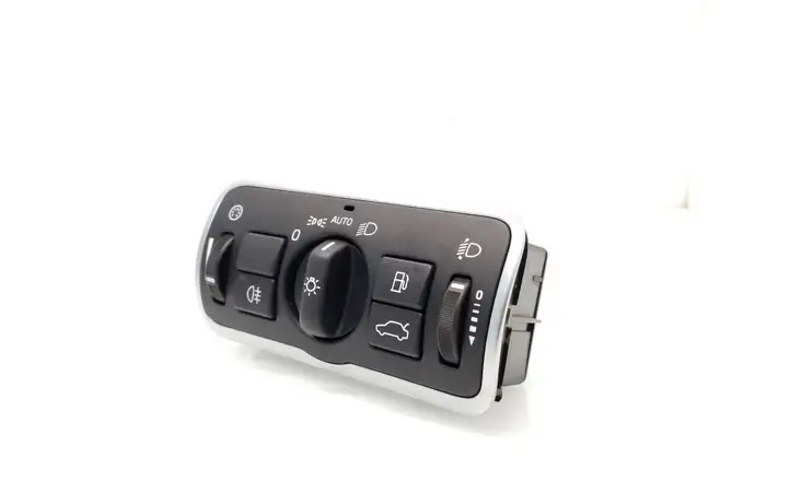 Volvo XC60 (2013 - 2017) 30739456 Включатель фонарей — фото 1