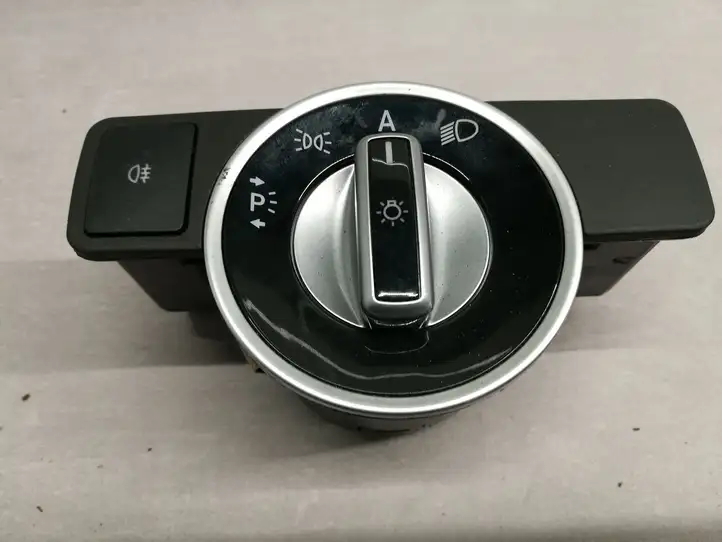 Mercedes-Benz E W212 (2009 - 2016) A2129056800 Включатель фонарей — фото 1