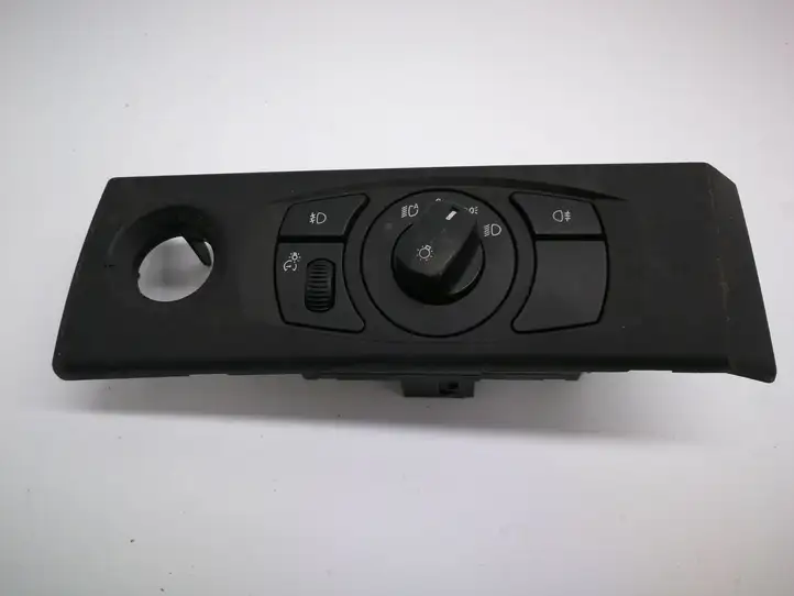 BMW 5 E60 E61 (2004 - 2010) 6953731 Включатель фонарей — фото 1