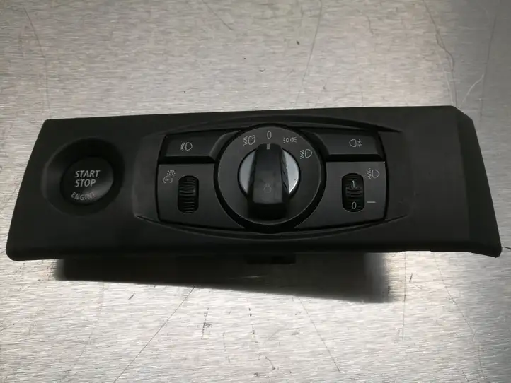 BMW 5 E60 E61 (2004 - 2010) 6988555 Включатель фонарей — фото 1