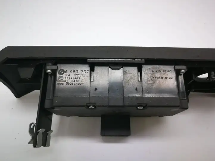 BMW 5 E60 E61 (2004 - 2010) 6953737 Включатель фонарей — фото 4