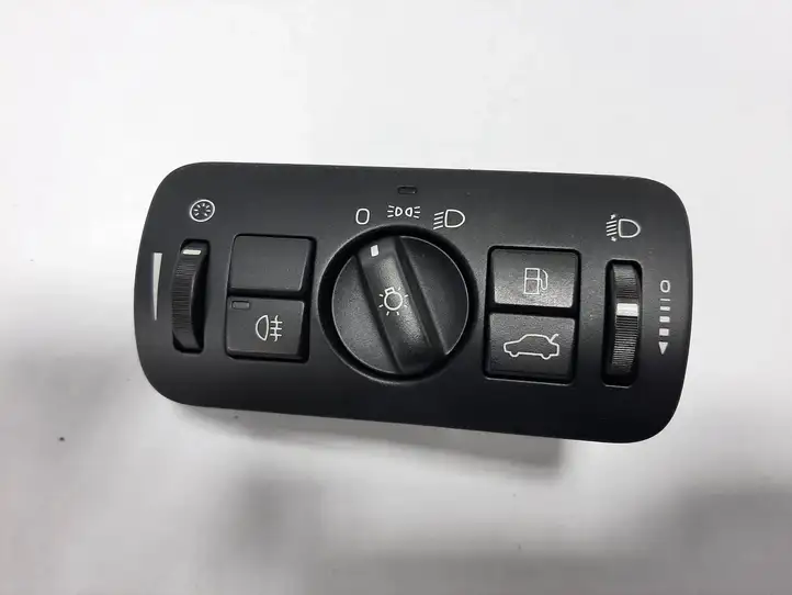 Volvo XC60 (2008 - 2013) 30739413 Включатель фонарей — фото 1