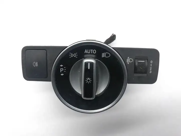 Mercedes-Benz C W204 (2007 - 2014) A2049053103 Включатель фонарей — фото 1
