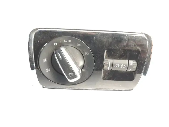 Volkswagen PASSAT B6 (2005 - 2010) 3C8941431A Включатель фонарей — фото 1