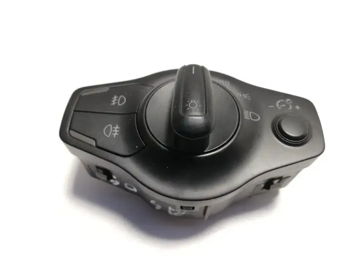 Audi A4 S4 B8 8K (2007 - 2011) 8K0941531C Включатель фонарей — фото 1