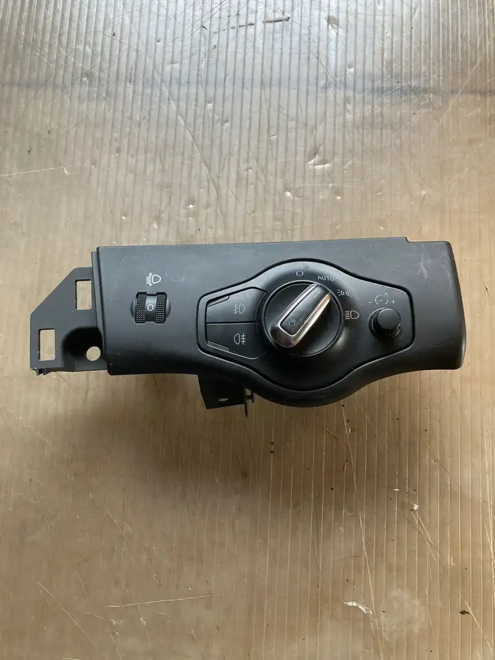 Audi A4 S4 B8 8K (2007 - 2011) 8K0941531G Включатель фонарей — фото 1