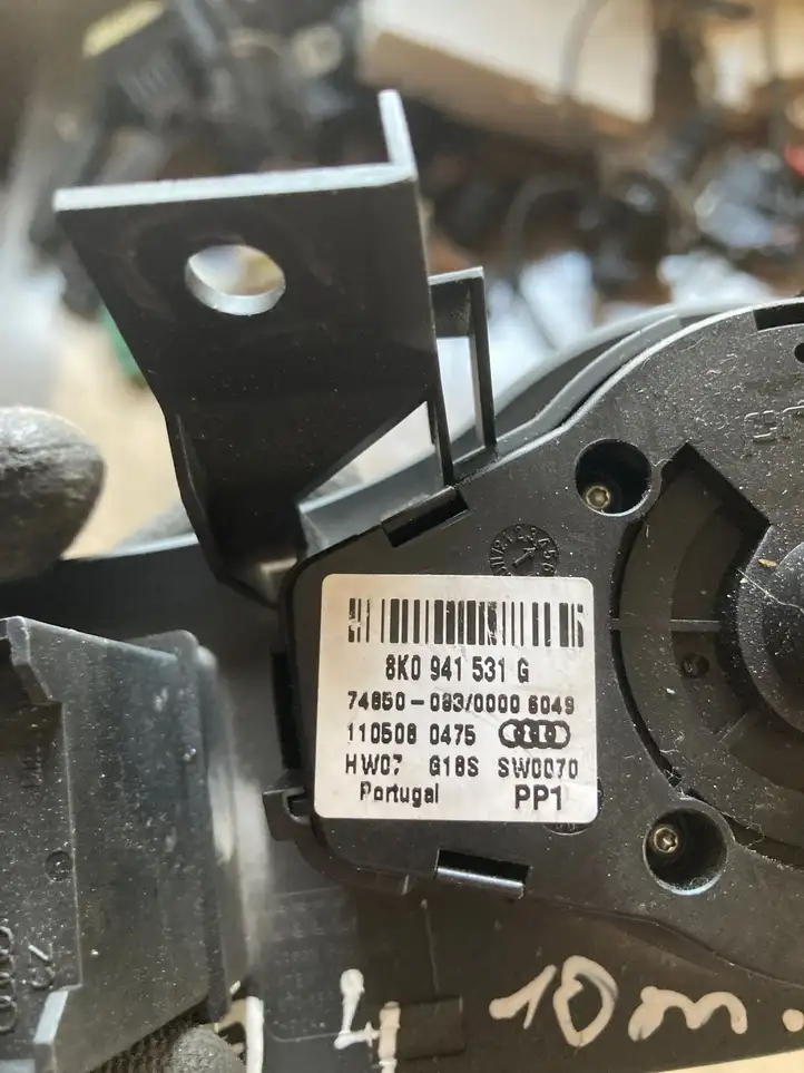 Audi A4 S4 B8 8K (2007 - 2011) 8K0941531G Включатель фонарей — фото 3