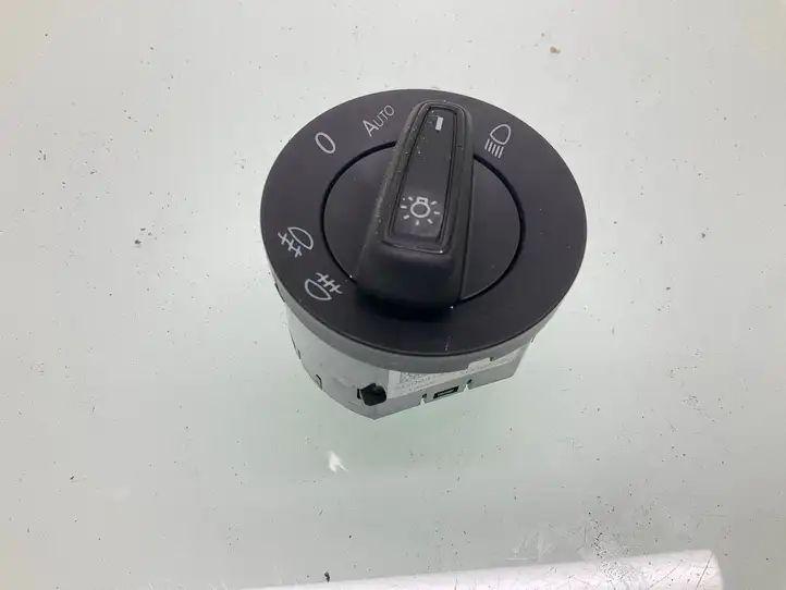 Volkswagen Polo (2020 - )  5G0941431R Включатель фонарей