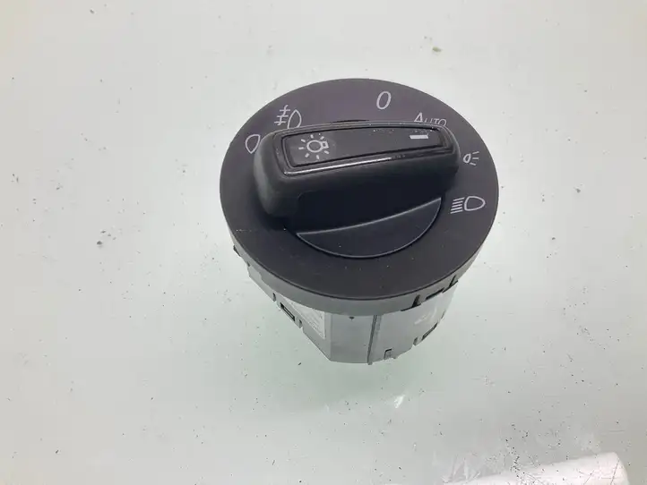 Volkswagen Polo (2020 - )  5G0941431R Включатель фонарей