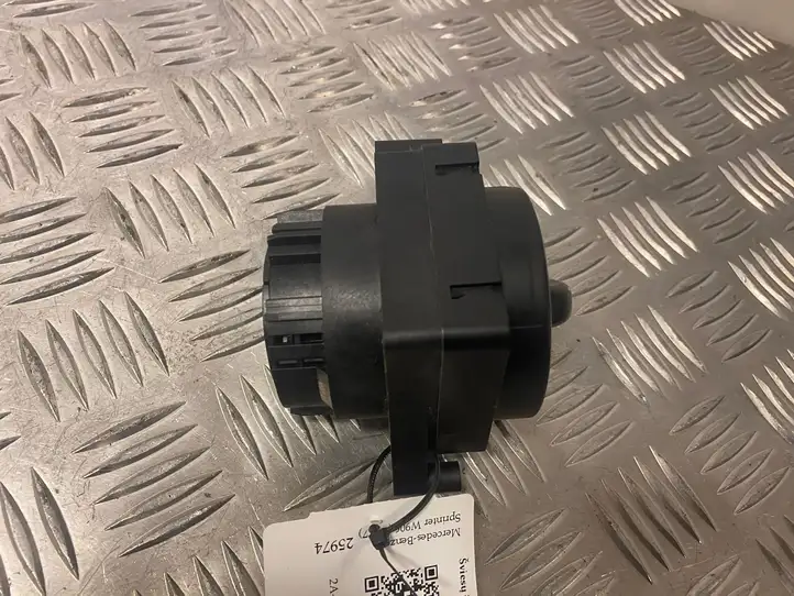 Mercedes-Benz Sprinter W906 (2006 - 2018)  A9065450104 Включатель фонарей