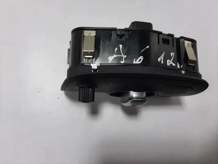 Audi A6 C7 (2011 - 2014) 4G0941531E Включатель фонарей — фото 2