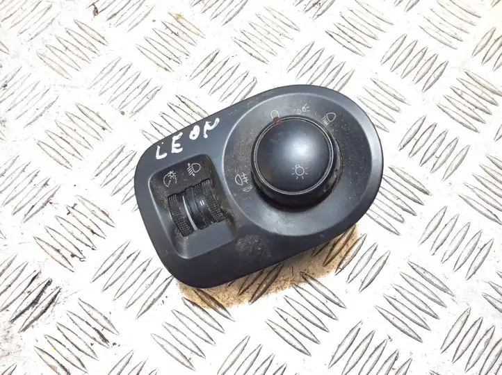 Seat Leon (1P) (2005 - 2012) 5P2941431BC Включатель фонарей — фото 1