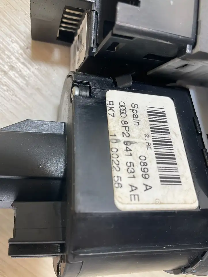Audi A3/S3 8P (2008 - 2013) 8P2941531AE Включатель фонарей — фото 3