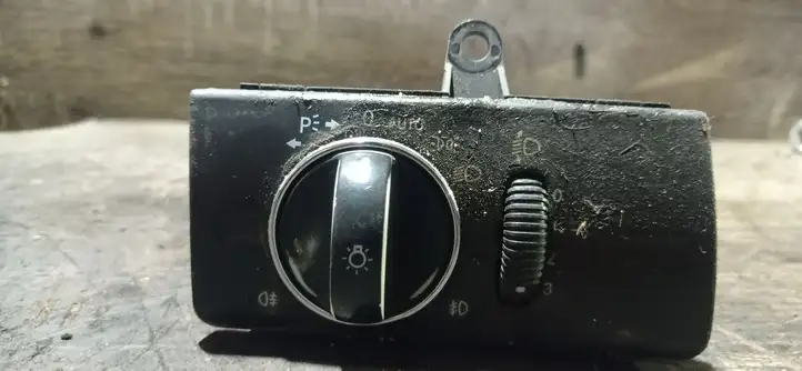 Mercedes-Benz E W211 (2002 - 2009) 2115450304 Включатель фонарей — фото 1
