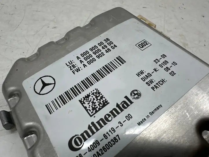 Mercedes-Benz E W212 (2009 - 2016) A0009050038 Камера в лобовом стекле — фото 3