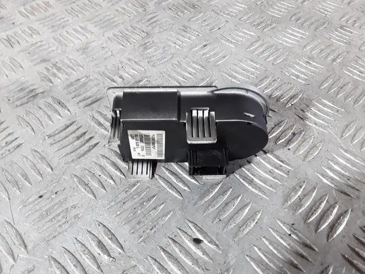 Land Rover Range Rover L322 (2009 - 2012) YUD501380PUY Включатель фонарей — фото 4