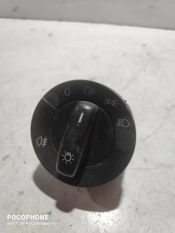 Volkswagen PASSAT B6 (2005 - 2010) 1K0941431M Включатель фонарей — фото 1