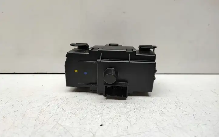 BMW 3 E90 E91 (2005 - 2012) 9169405 Включатель фонарей — фото 3