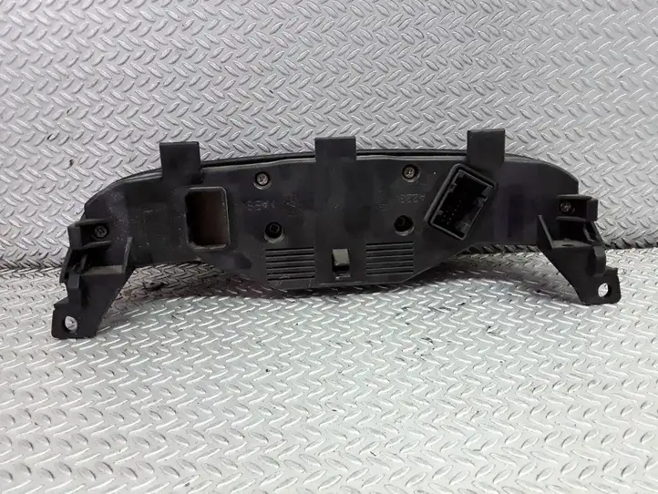 Fiat Punto (188) (1999 - 2010) Включатель аварийных фонарей — фото 2