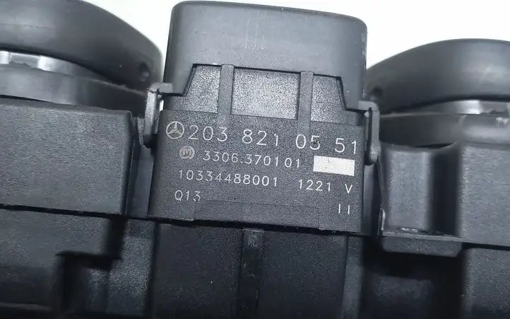 Mercedes-Benz C W203 (2000 - 2007) 2038210551 Другие включатели / ручки/ переключатели — фото 7