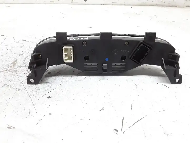 Fiat Punto (188) (1999 - 2010) Включатель аварийных фонарей — фото 2