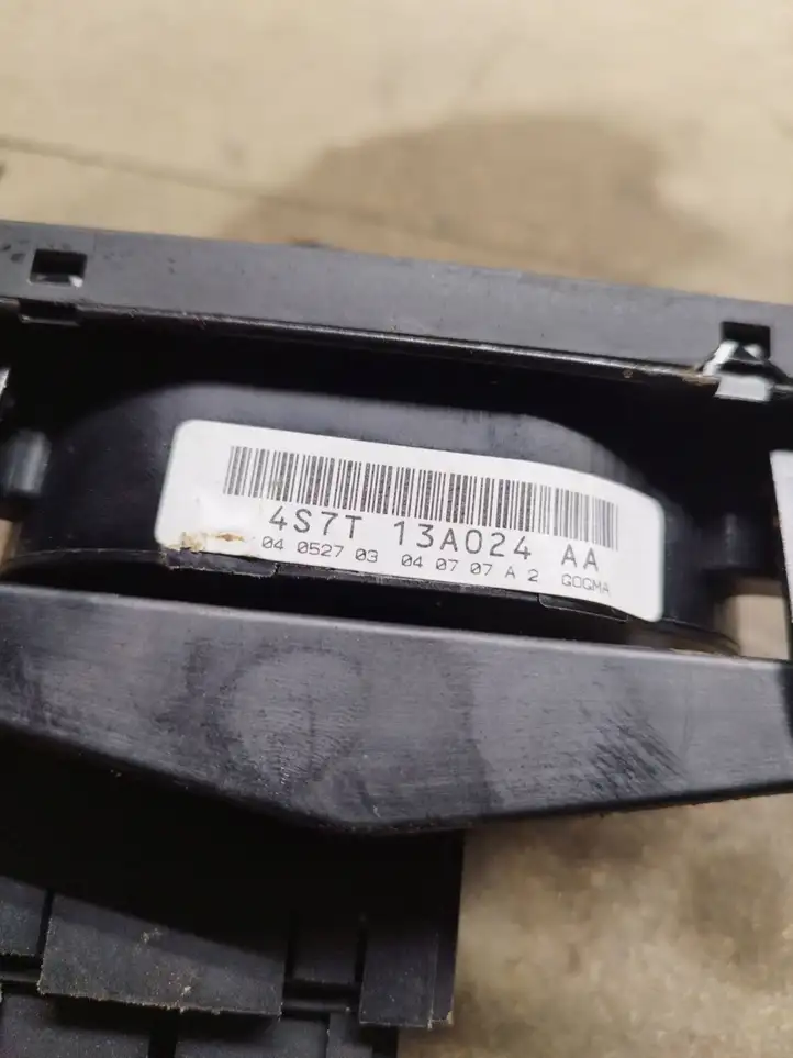 Ford Mondeo Mk III (2000 - 2007) 4S7T13A024AA Включатель фонарей — фото 2